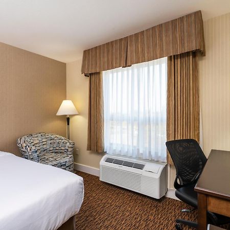 Comfort Inn & Suites Surrey Eksteriør billede